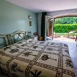 Donnasilia Bed & Breakfast 3*