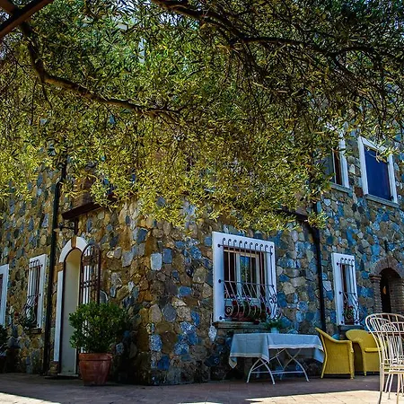 Bed & Breakfast Donnasilia 3*