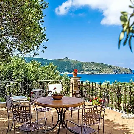 Donnasilia Bed & Breakfast 3*
