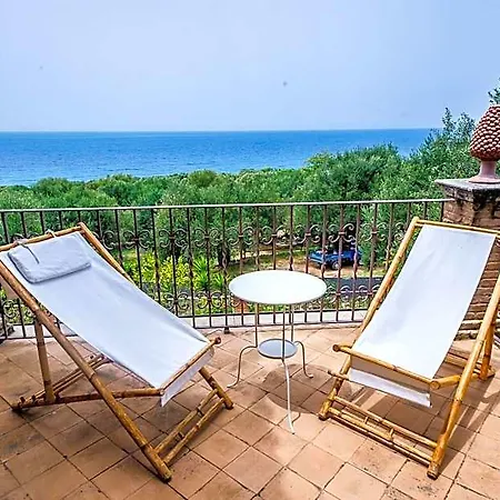 Donnasilia Bed & Breakfast 3*